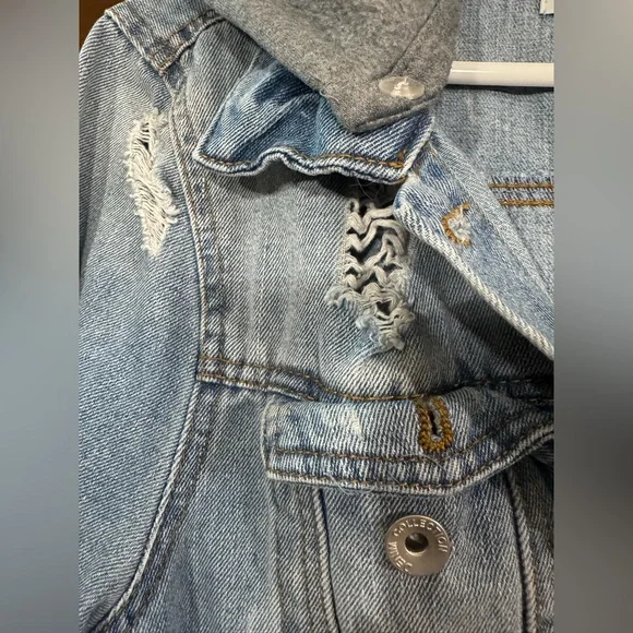 Ci Sono Light Blue Distressed Denim Jacket with hood Large EUC - Picture 4 of 5